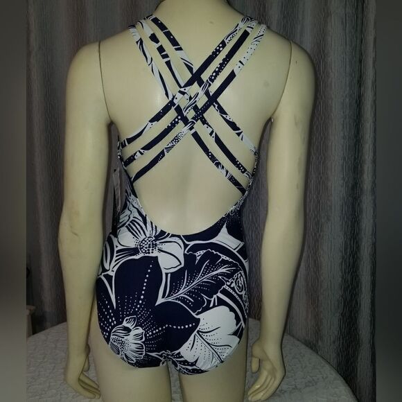 La Blanca blue flower Tummy Control One-Piece Swim, Size 8 NWT Retail $130 - Picture 12 of 14